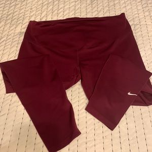 Nike capris leggings